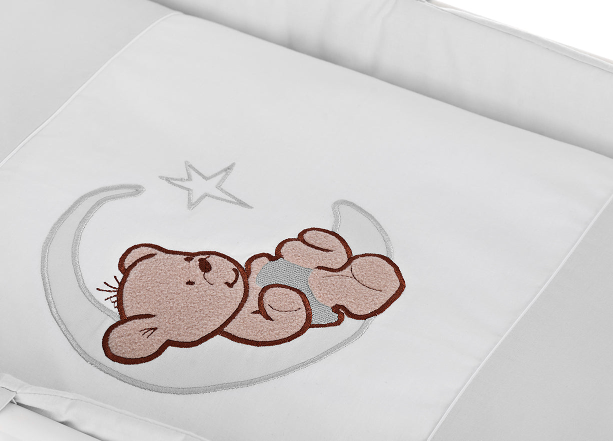 Komplettbett 120 × 60 cm Babybett Teddy auf dem Mond - babyhafen.de