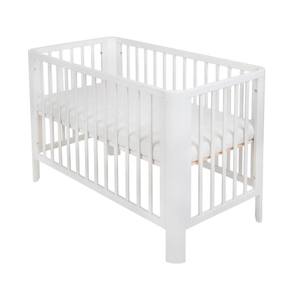 Philou_umbaumbar_auf_Juniorbett