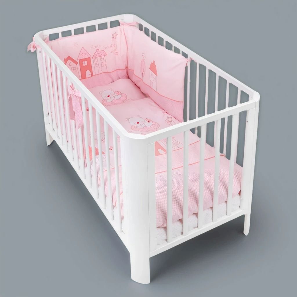 Elegantes weißes Babybett im Royal-Stil mit rosa Verzierungen