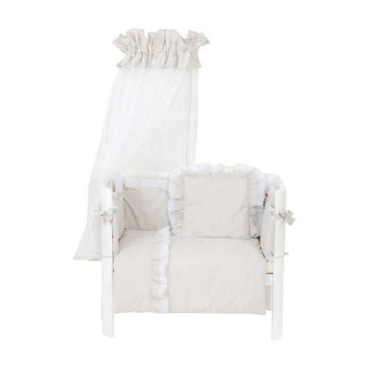 Elegantes Babybett mit kompletter Ausstattung und königlichem Design