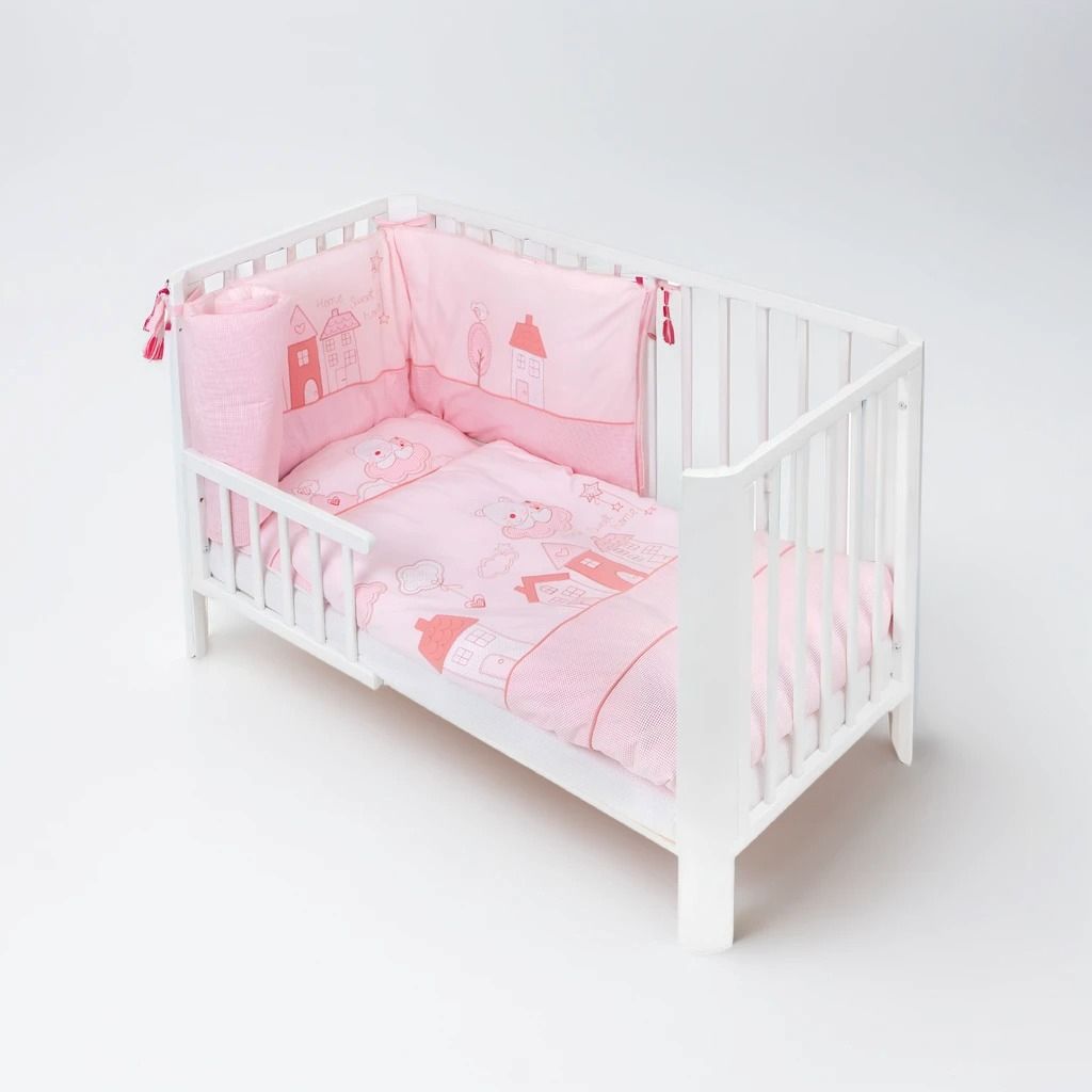 Hochwertiges Babybett aus Kiefernholz mit absenkbarem Seitengitter