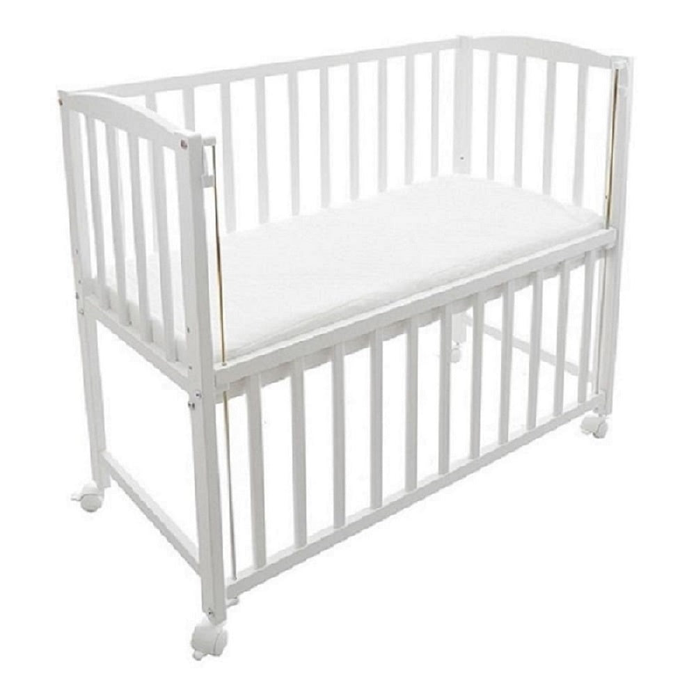Stubenbett mit Rollen und absenkbarem Seitengitter von Royalbabybett